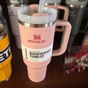 Stanley tumbler 40 OZ pink dusk